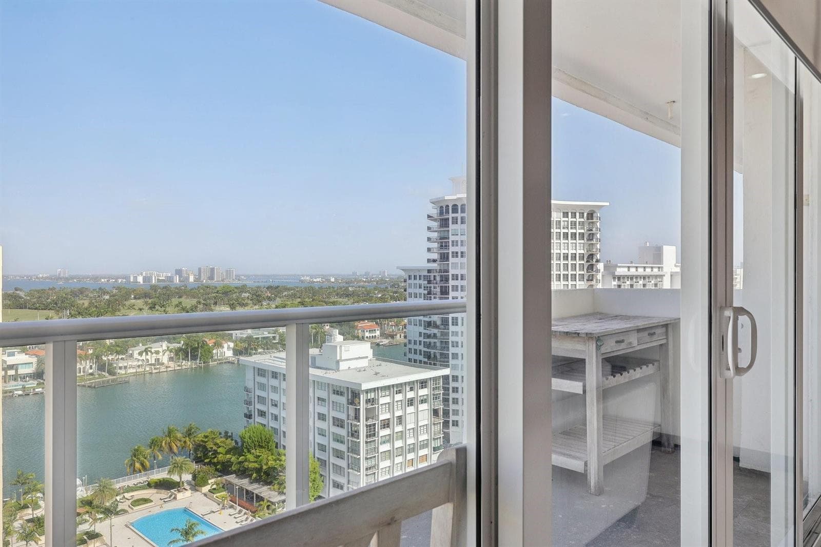 B26020492 — Miami Beach — 4