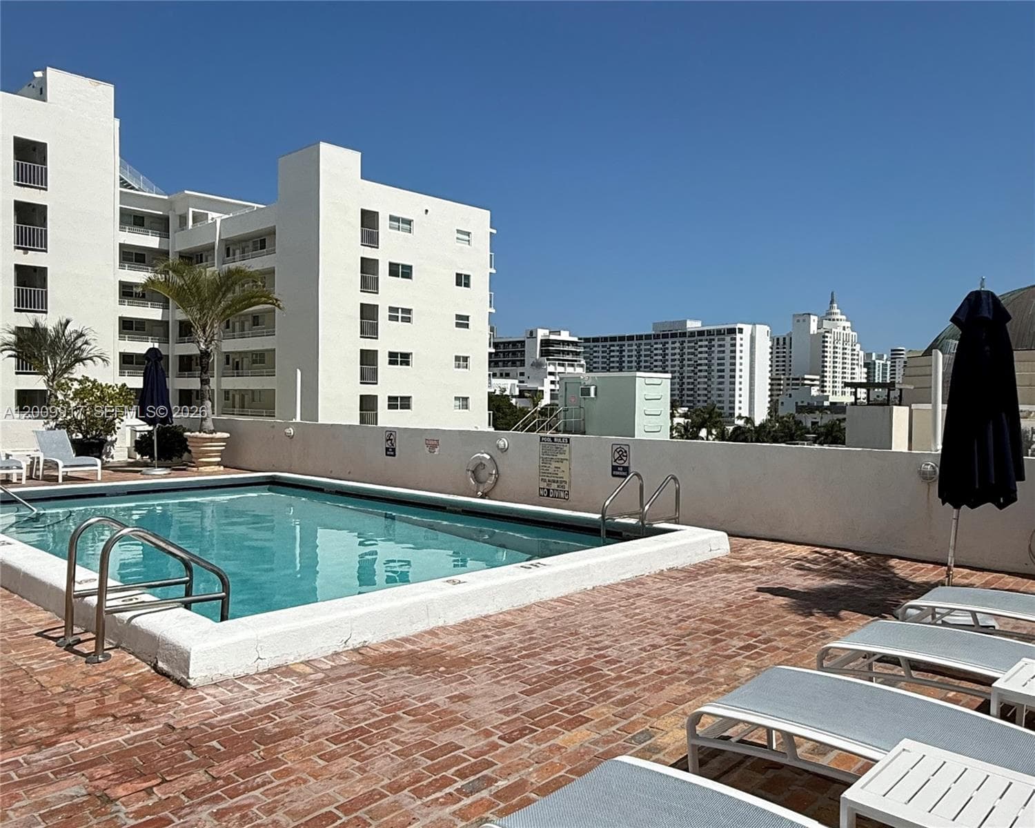 A12009917 — Miami Beach — 8