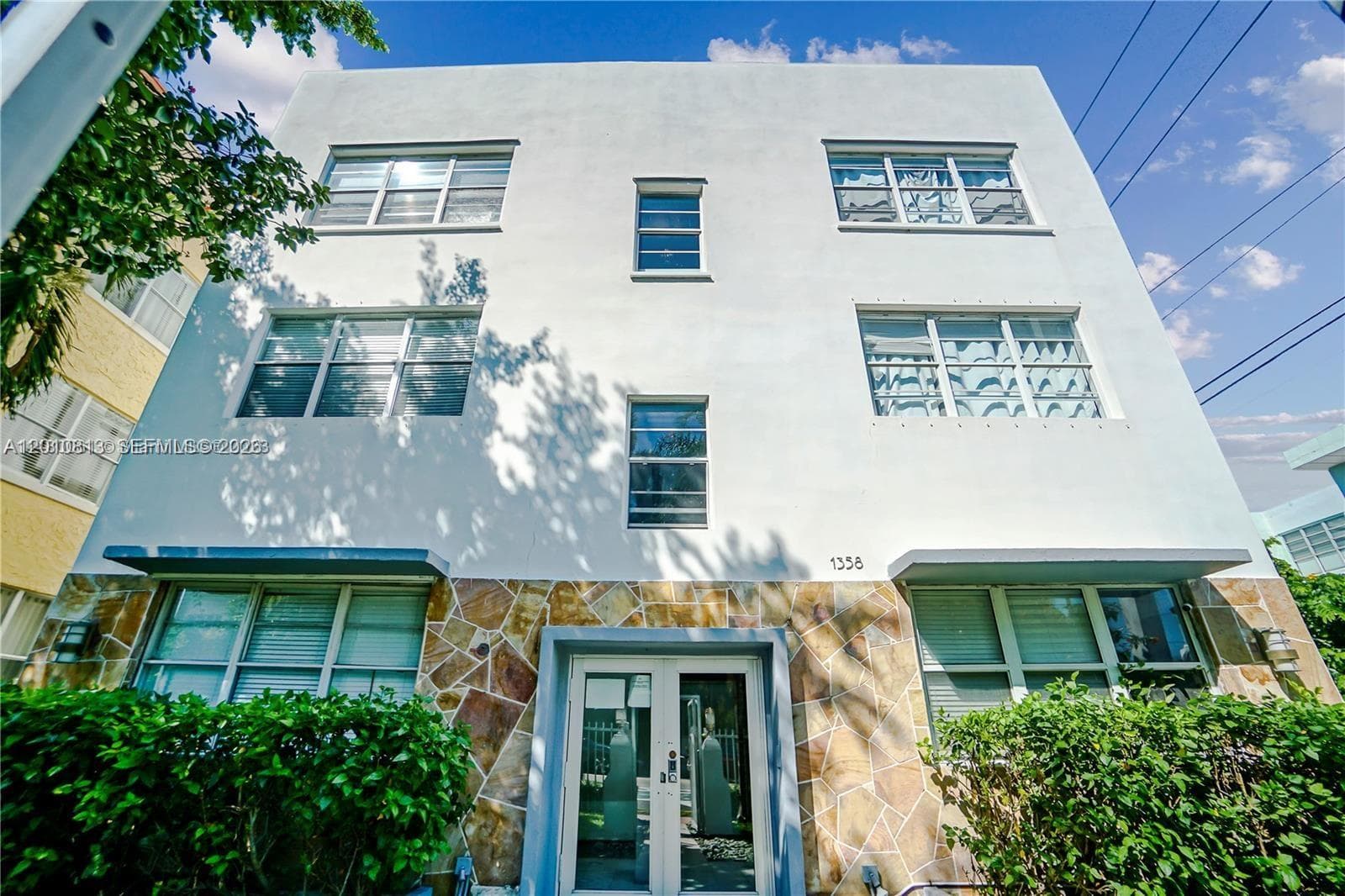 A12010813 — Miami Beach — 11