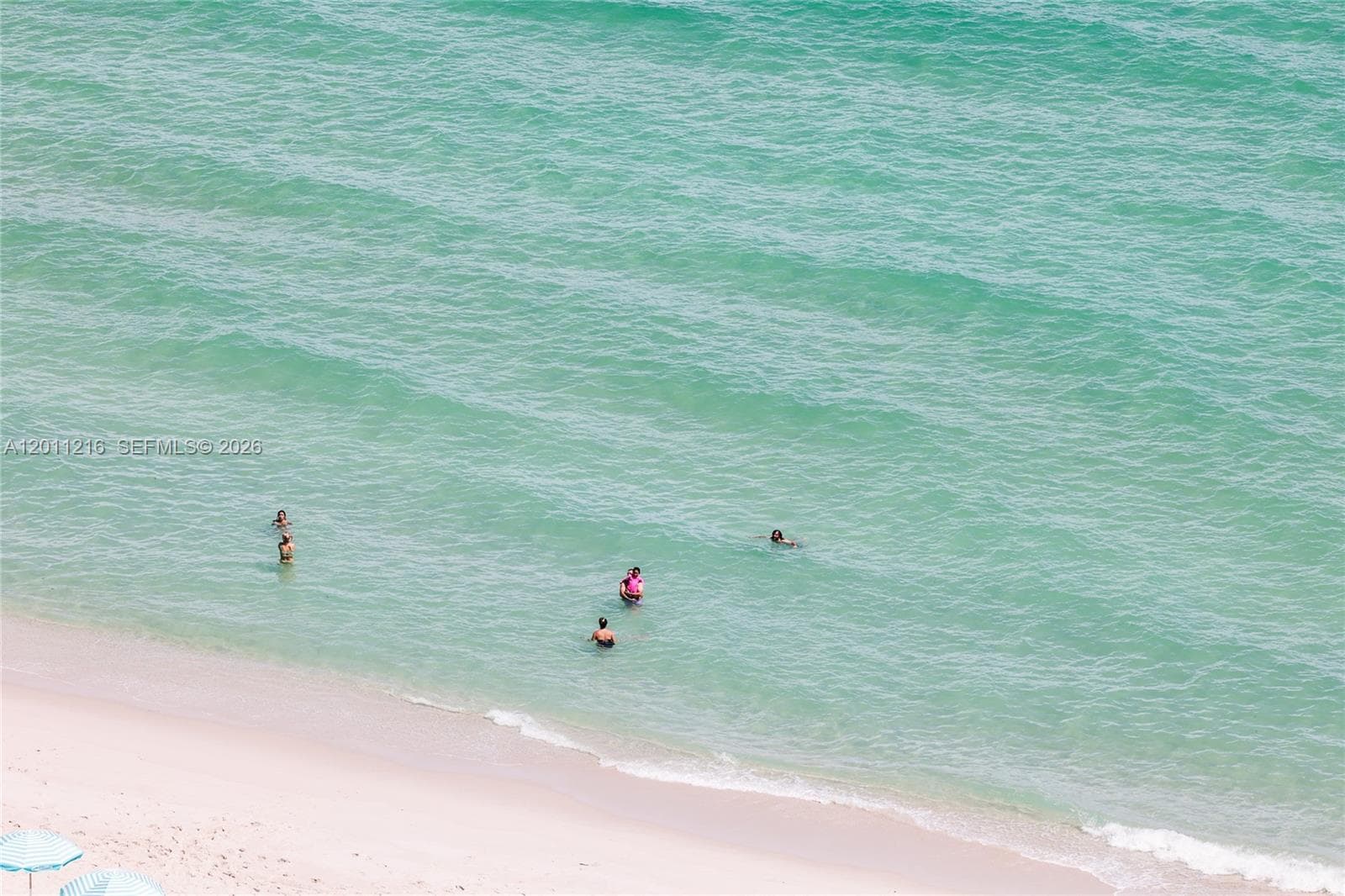 A12011216 — Miami Beach — 13