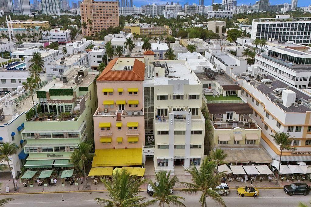 B26023011 — Miami Beach