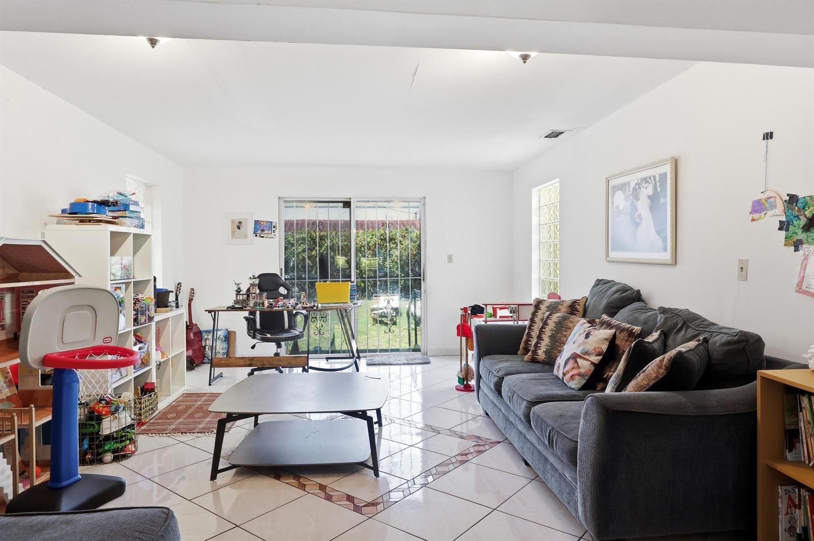 B26023361 — Miami Beach — 16