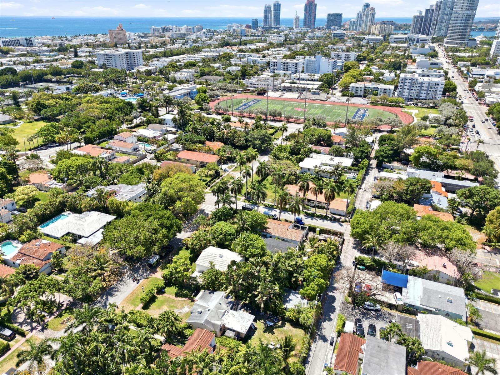 B26023361 — Miami Beach — 22