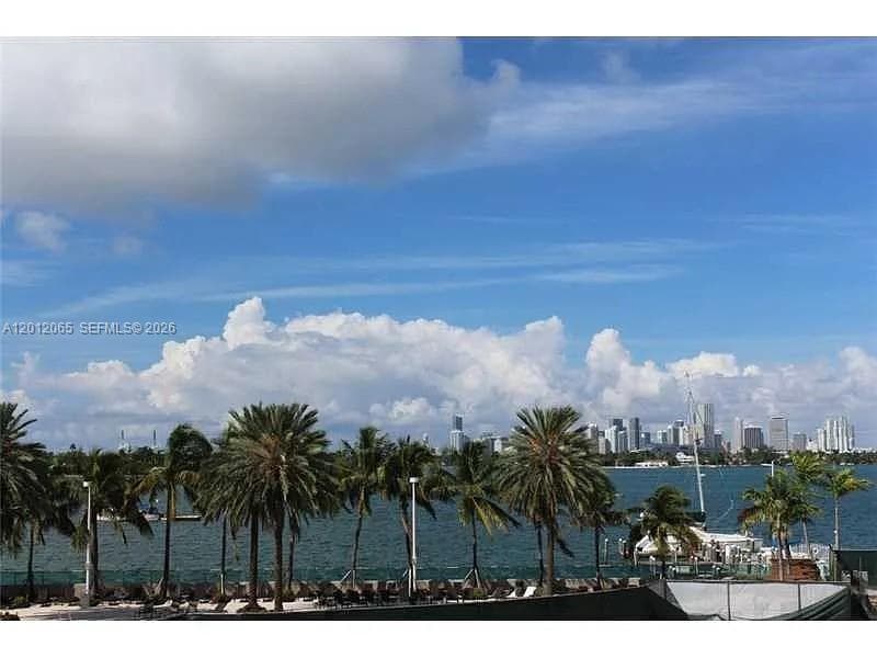 A12012065 — Miami Beach