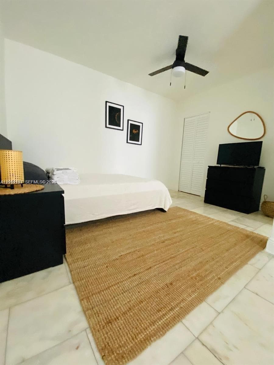 A12012167 — Miami Beach — 11