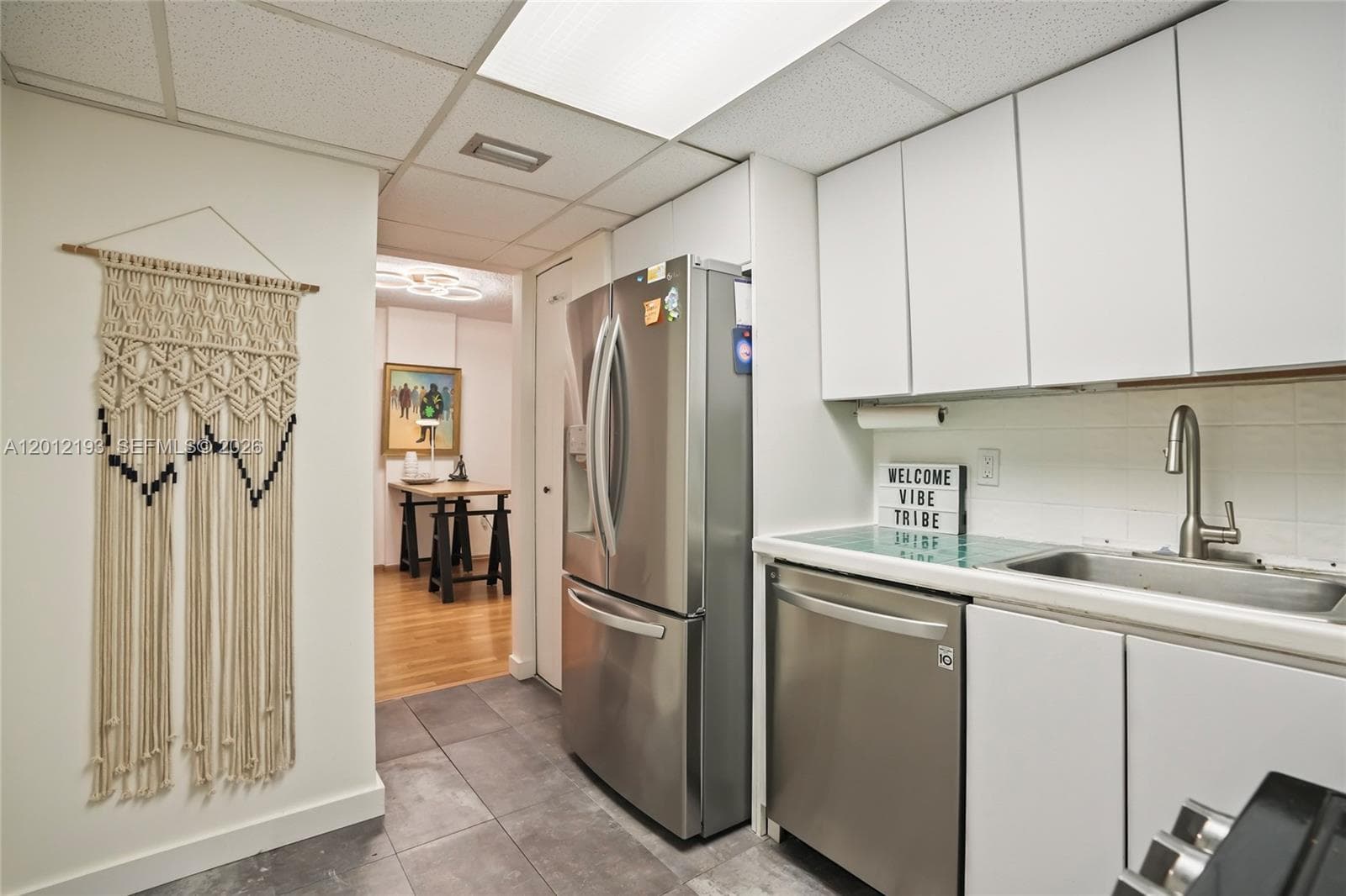 A12012193 — Miami Beach — 11