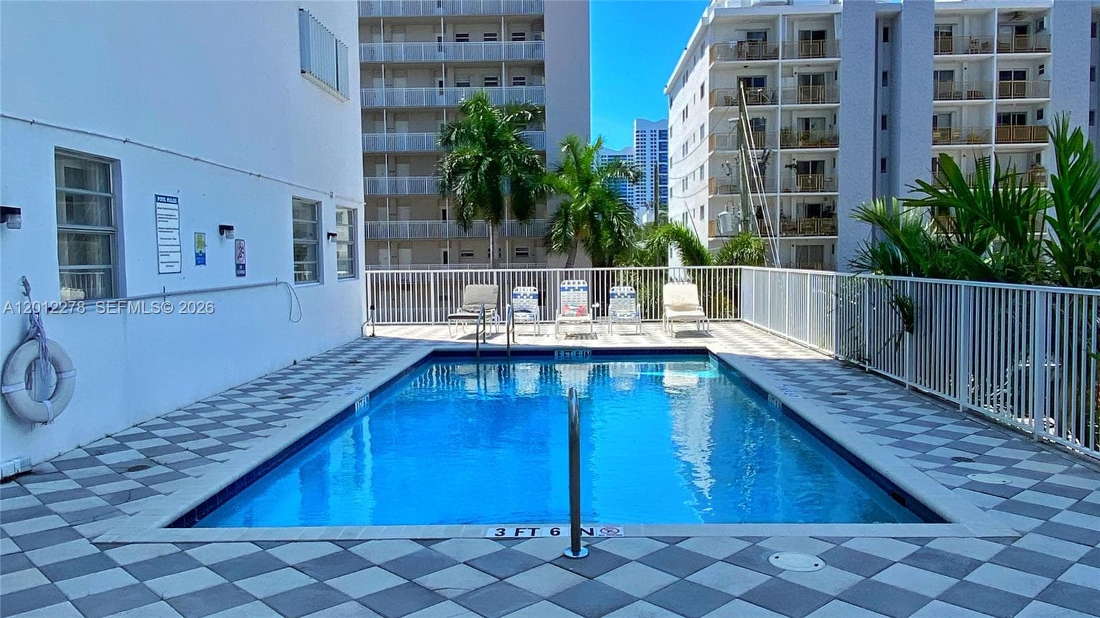 A12012278 — Miami Beach — 27