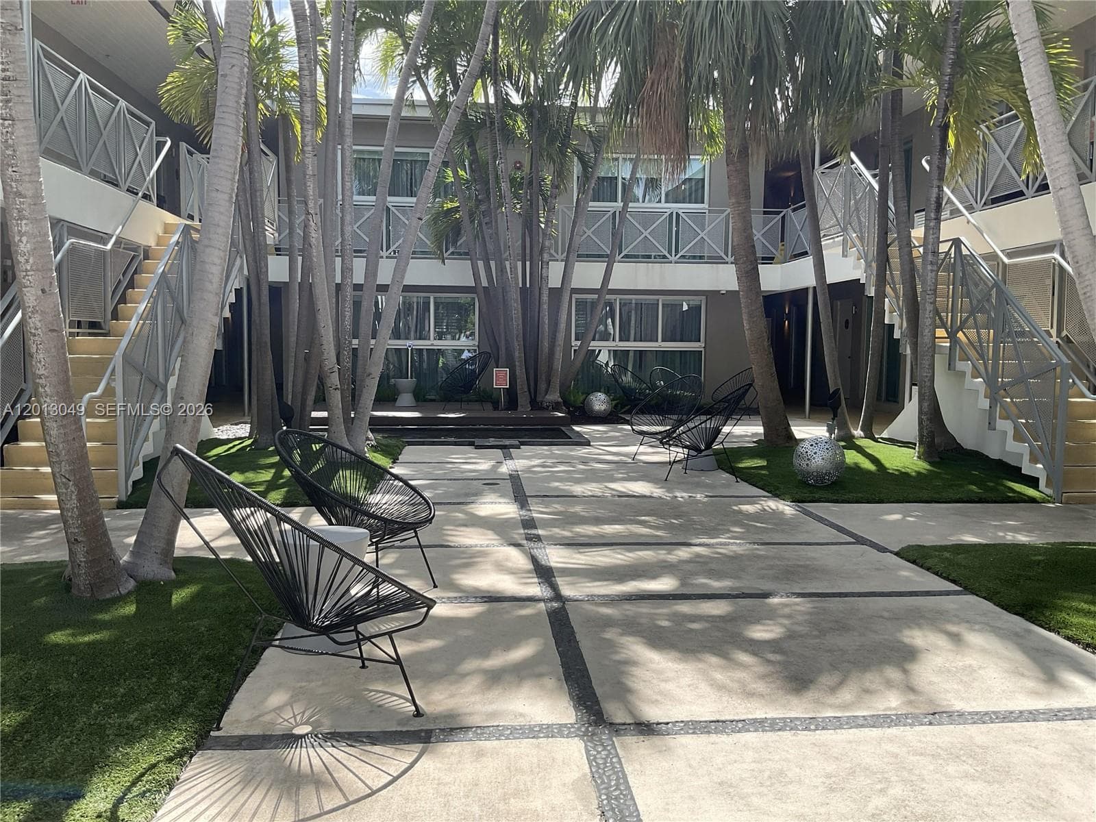 A12013049 — Miami Beach — 6