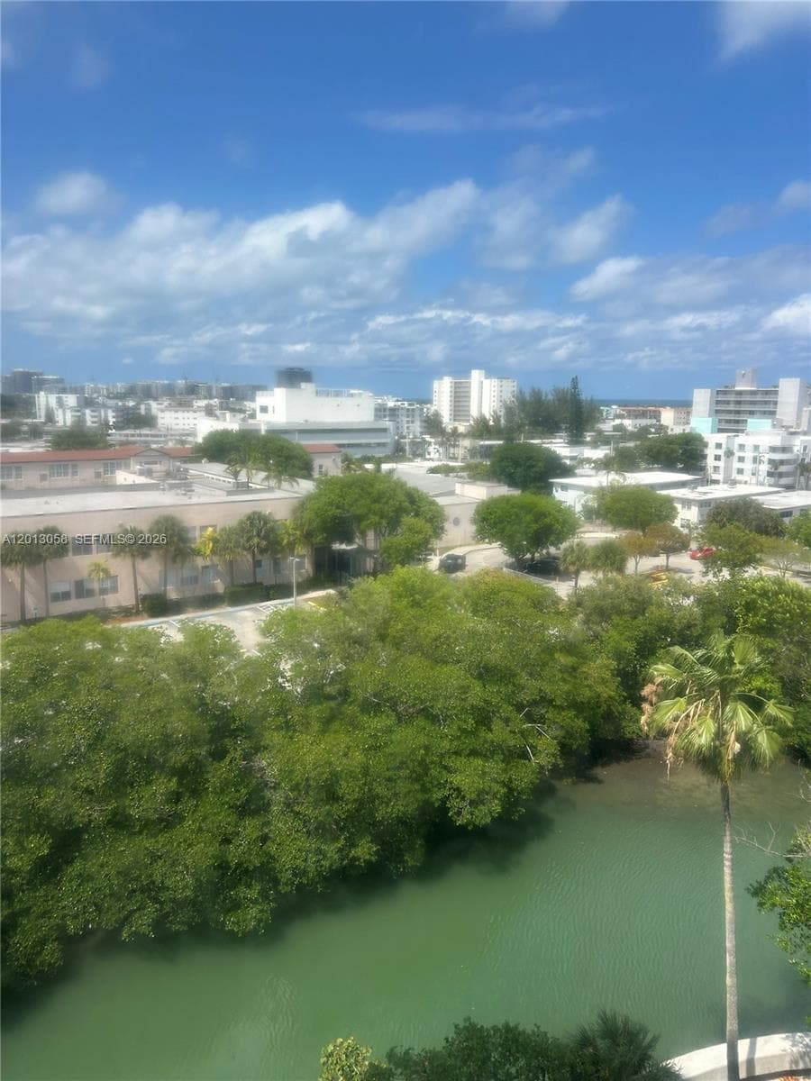 A12013058 — Miami Beach