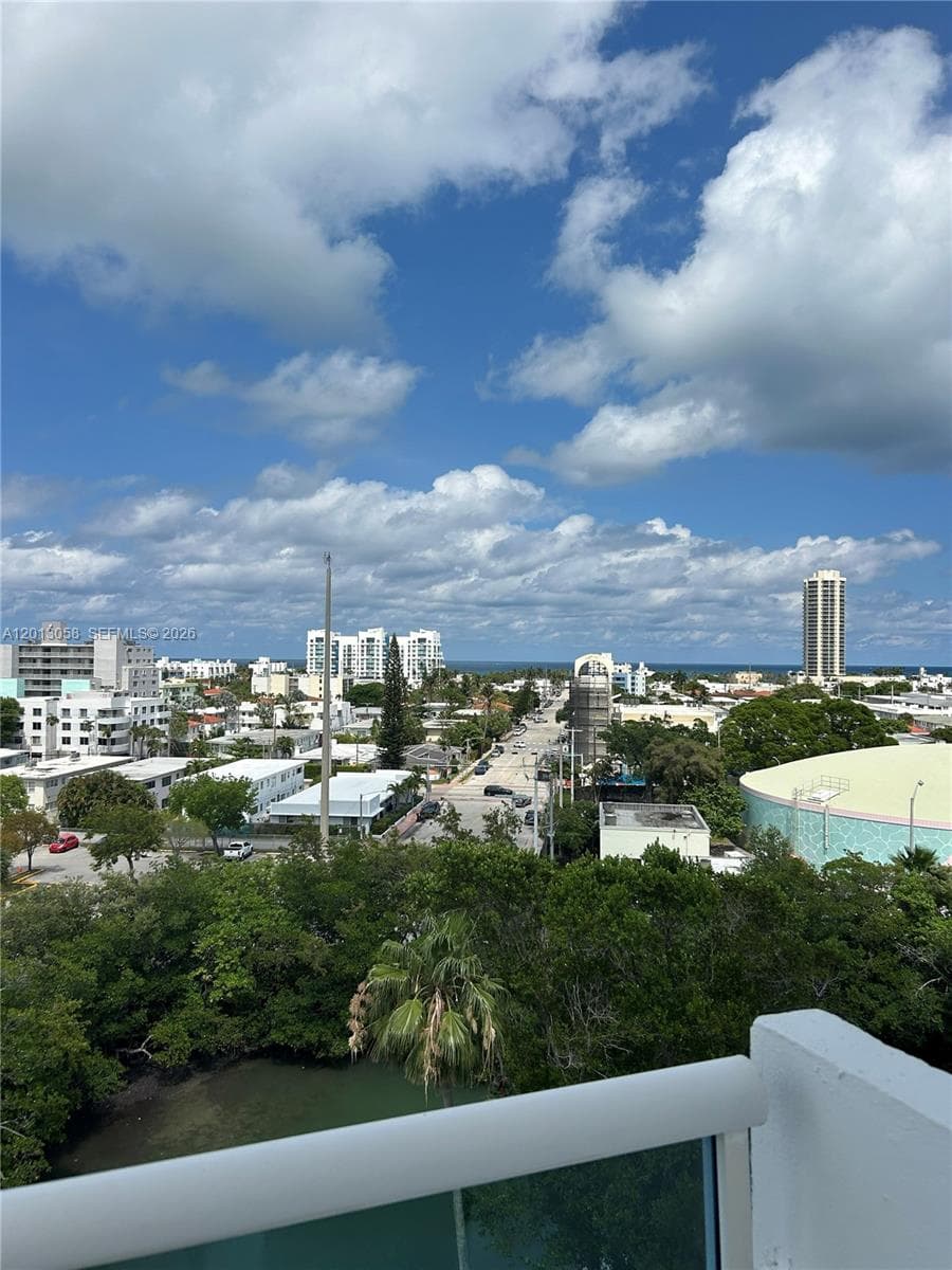A12013058 — Miami Beach — 15