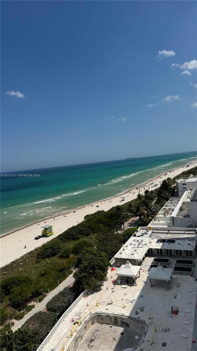 A12013112 — Miami Beach — 17