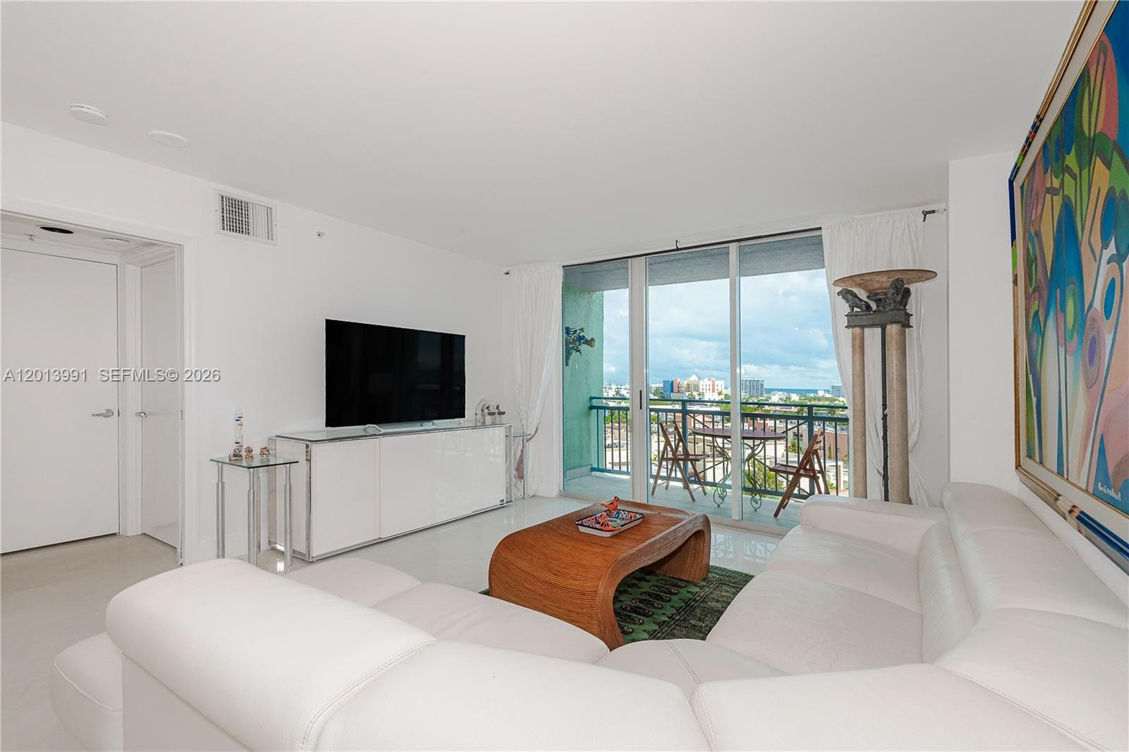A12013991 — Miami Beach — 7