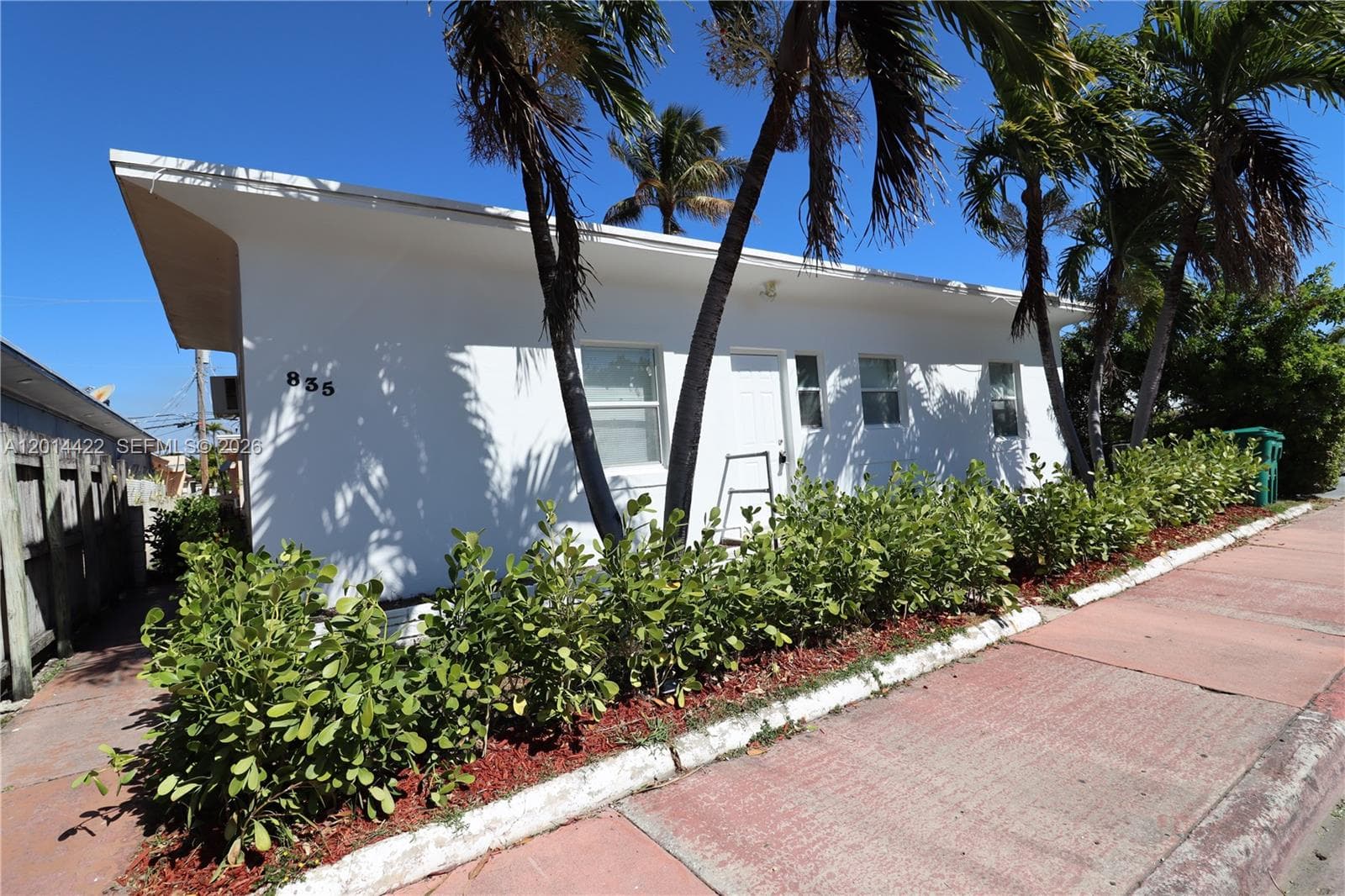 A12014422 — Miami Beach — 3