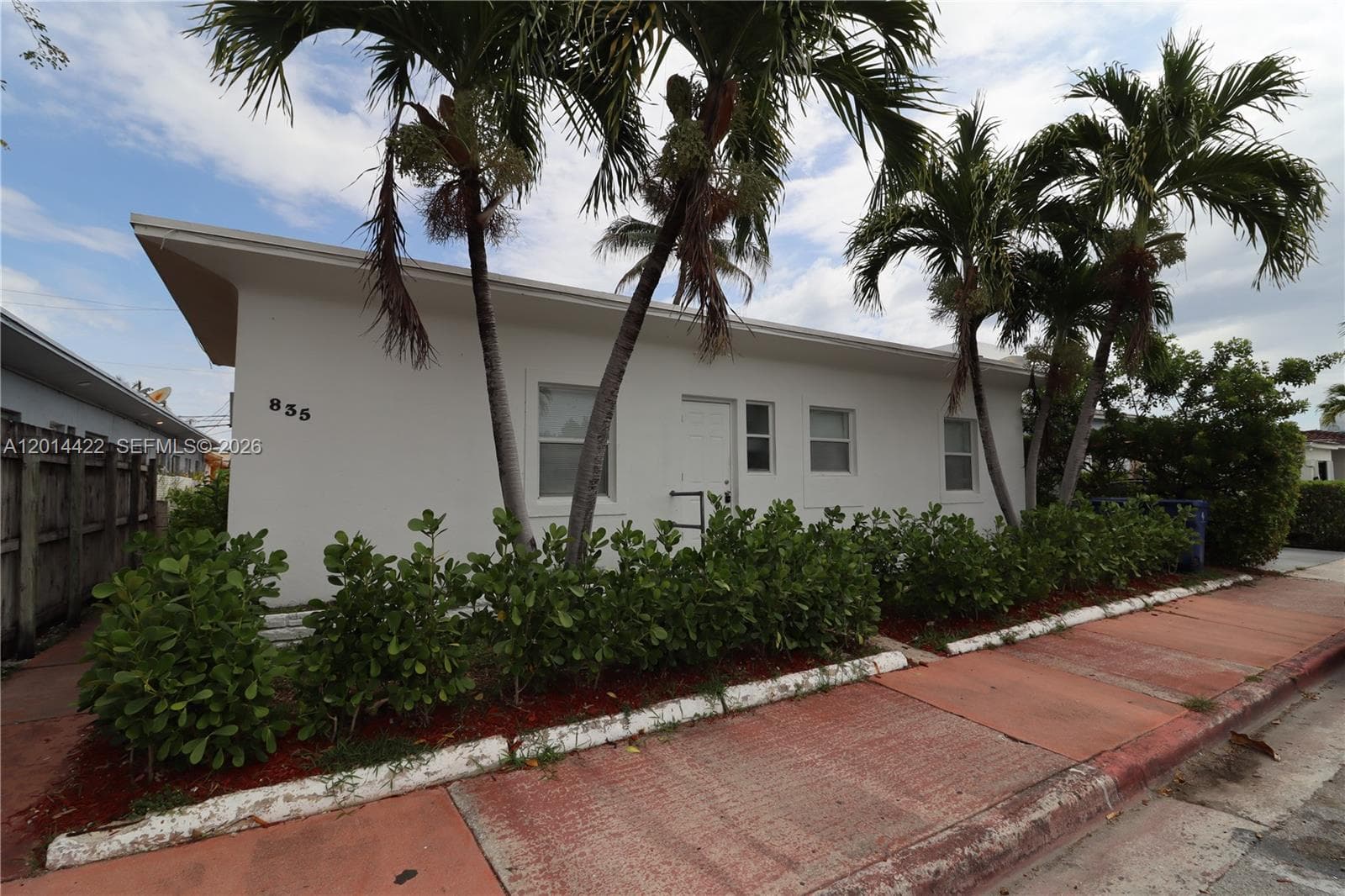 A12014422 — Miami Beach — 29