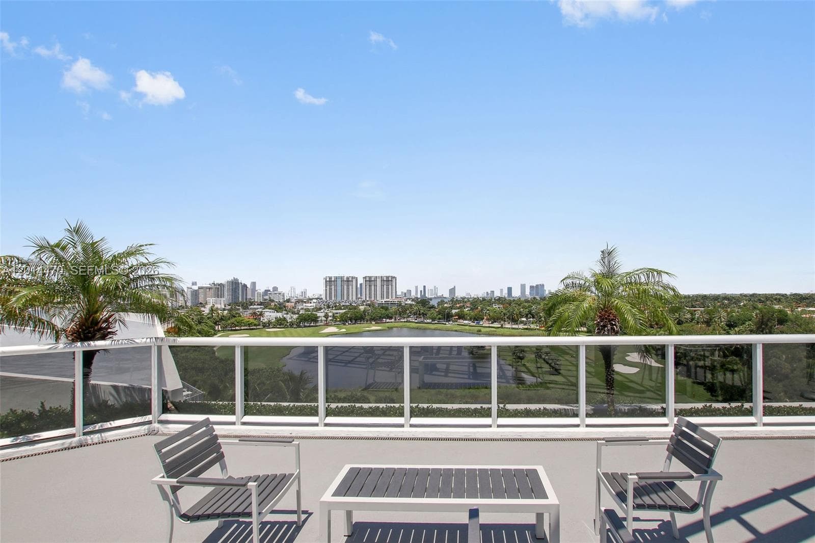 A12014470 — Miami Beach — 28