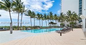 A12014535 — Miami Beach — 23