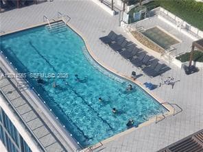 A12014535 — Miami Beach — 27