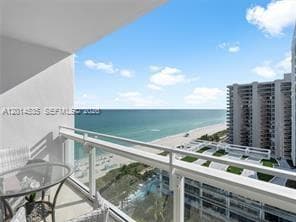A12014535 — Miami Beach — 6