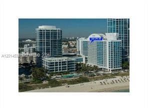 A12014535 — Miami Beach — 34