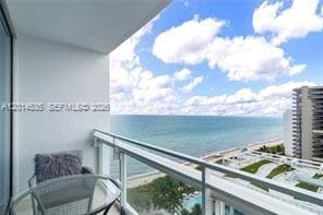 A12014535 — Miami Beach — 14