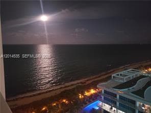A12014535 — Miami Beach — 18