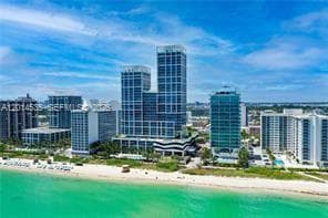 A12014535 — Miami Beach — 35