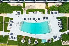 A12014535 — Miami Beach — 31