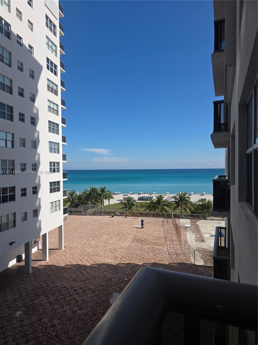 A12014560 — Miami Beach