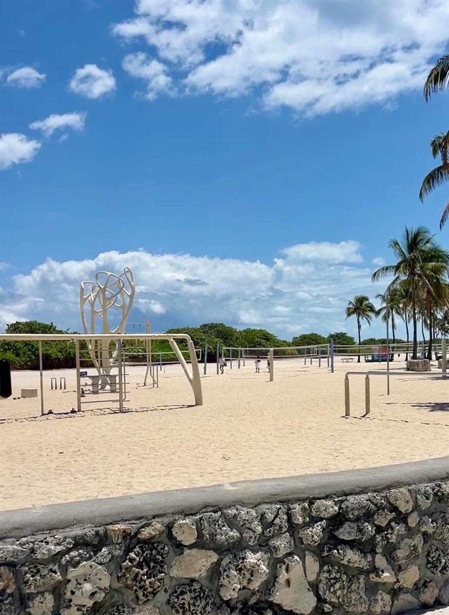 B26025235 — Miami Beach — 22