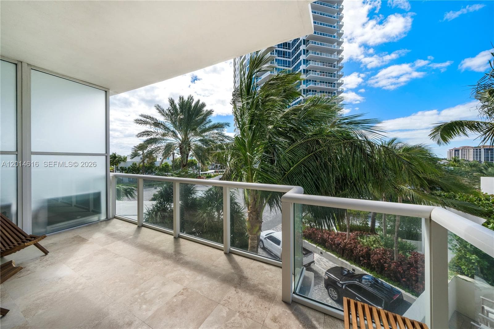 A12014616 — Miami Beach — 18