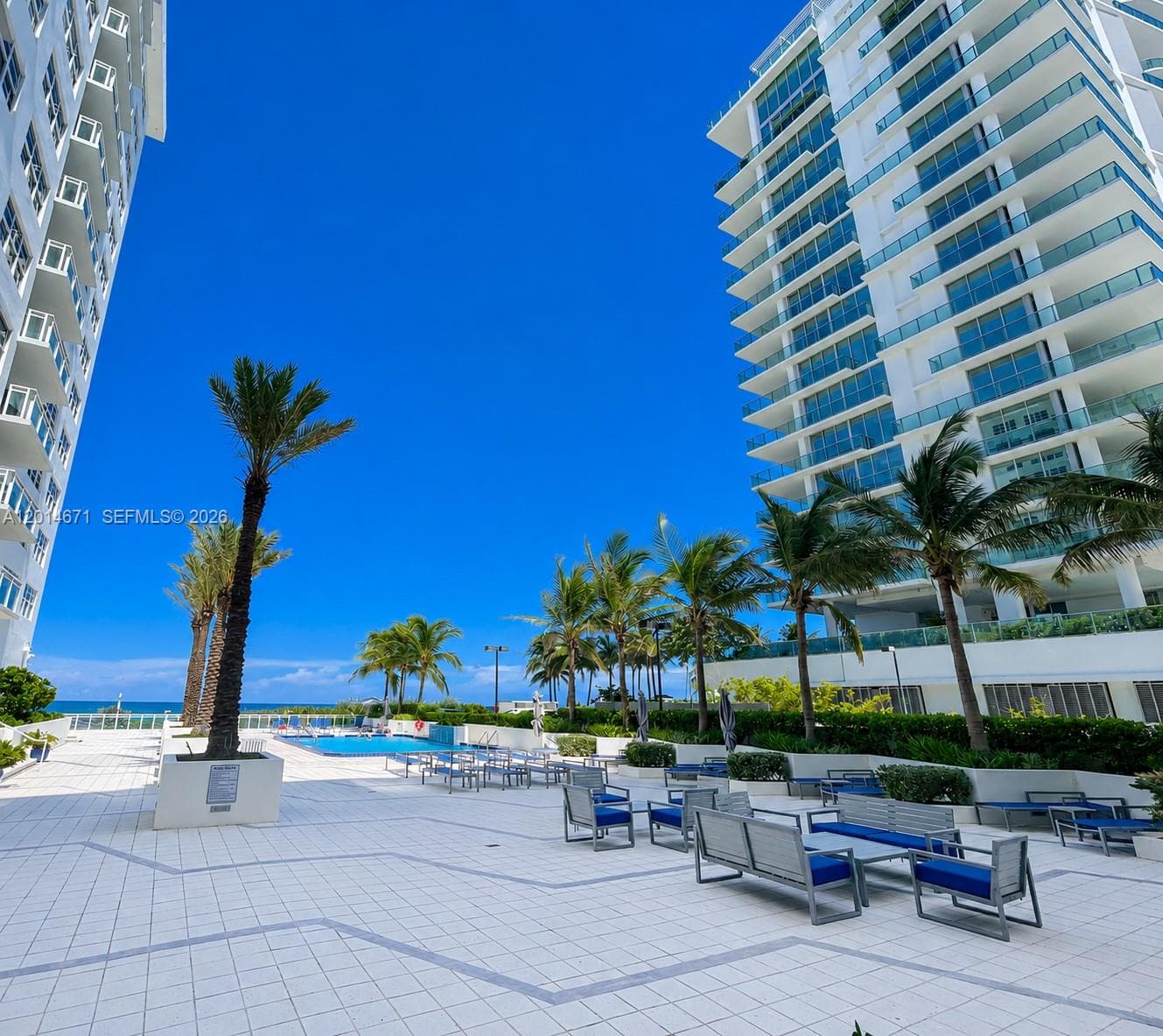 A12014671 — Miami Beach — 34