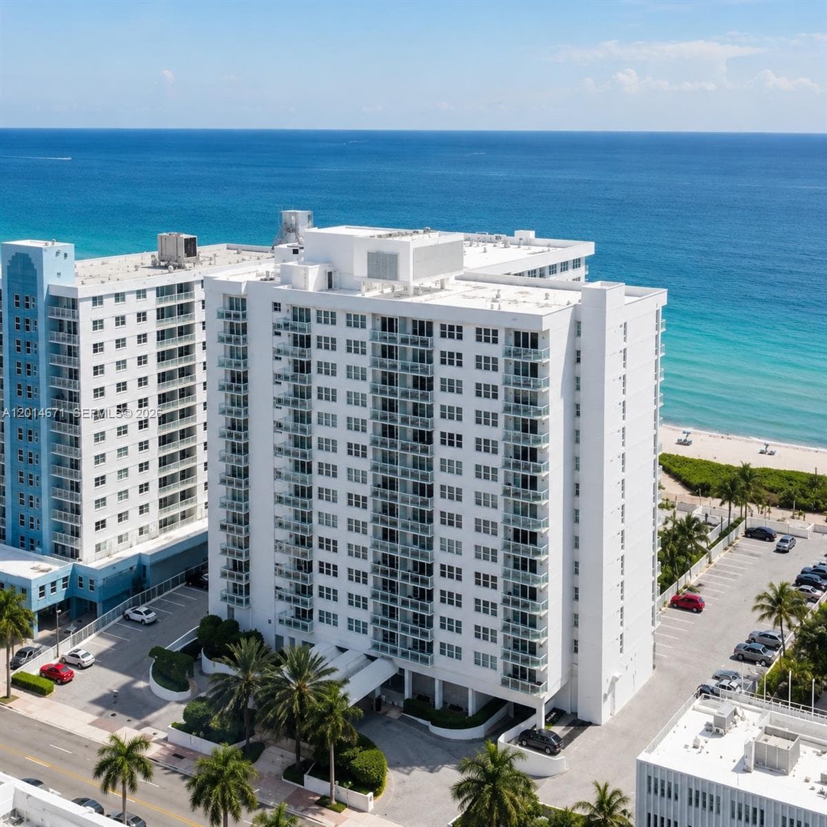 A12014671 — Miami Beach — 38