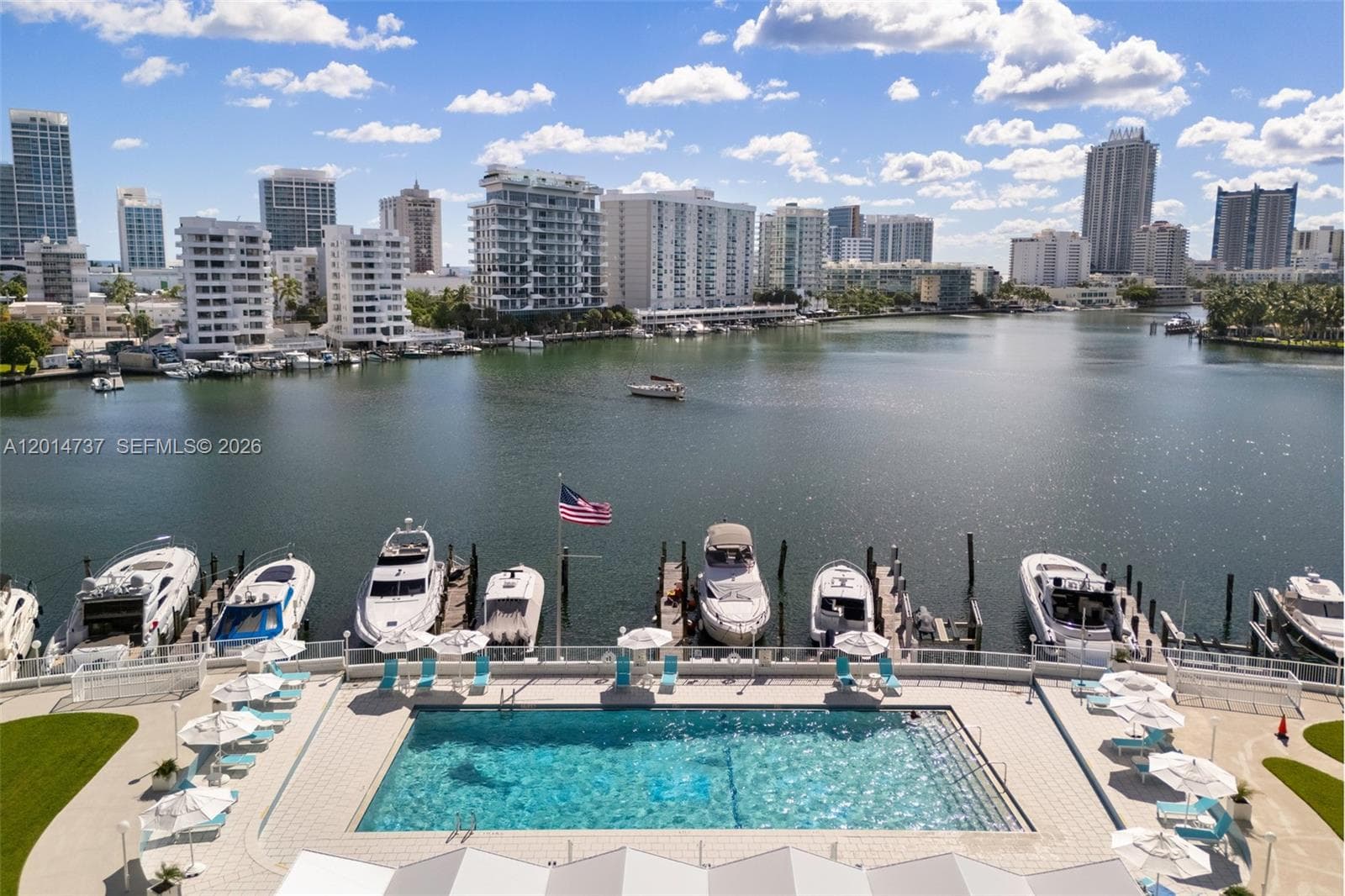 A12014737 — Miami Beach — 33