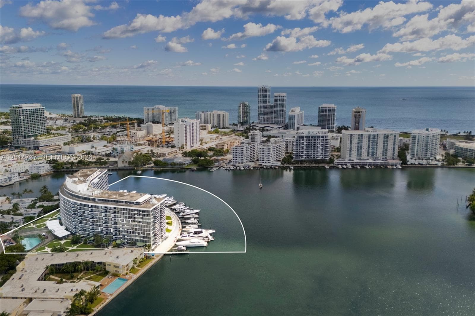 A12014737 — Miami Beach — 37