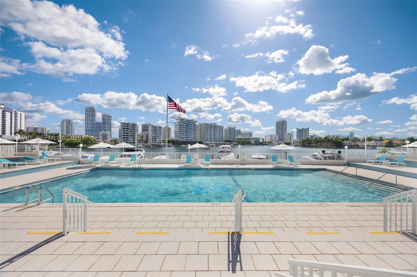 A12014791 — Miami Beach — 32
