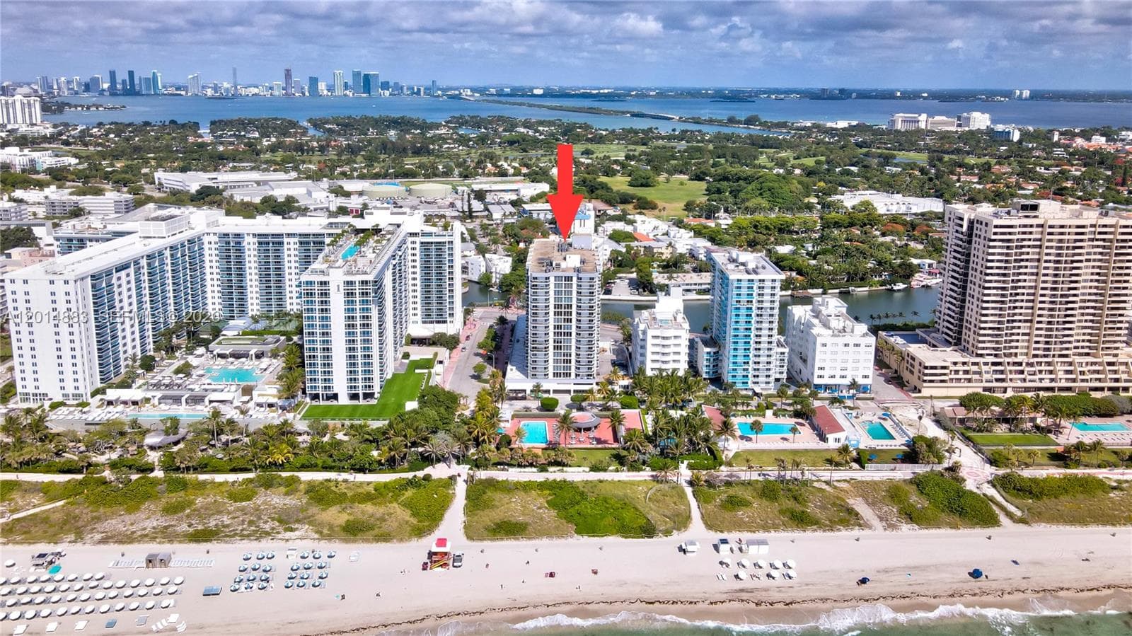 A12014883 — Miami Beach — 40