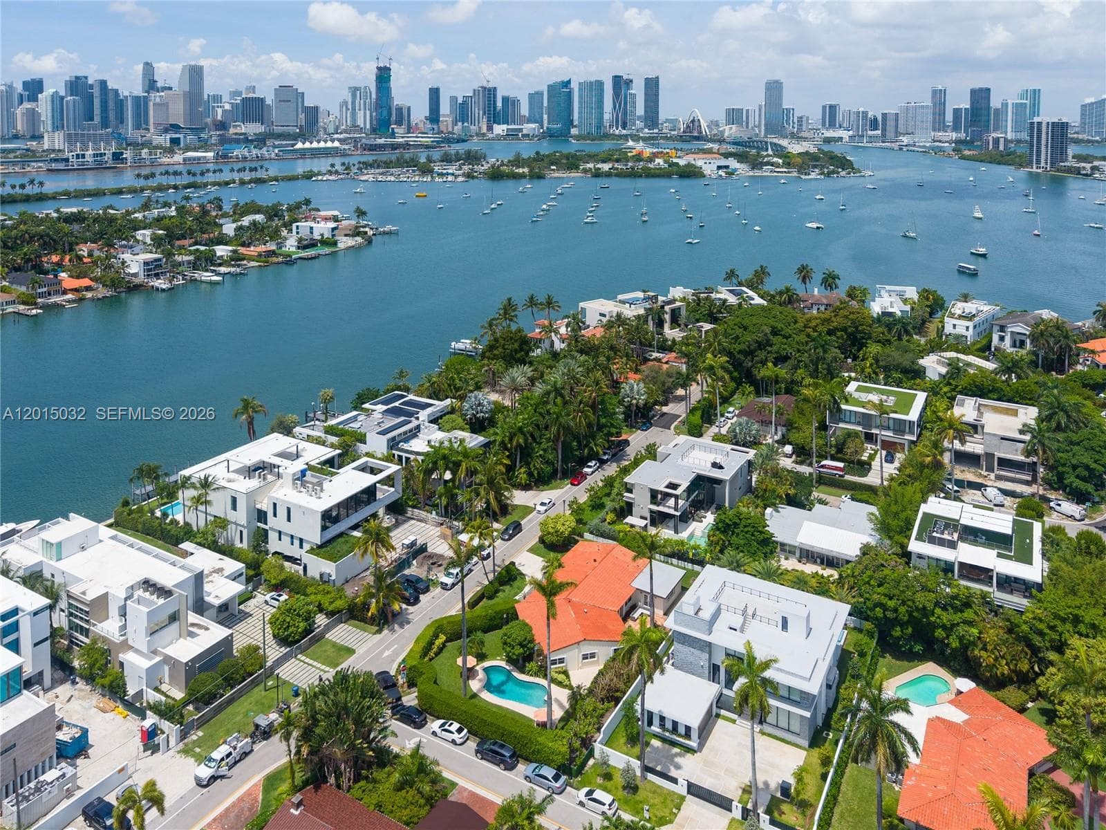 A12015032 — Miami Beach — 34
