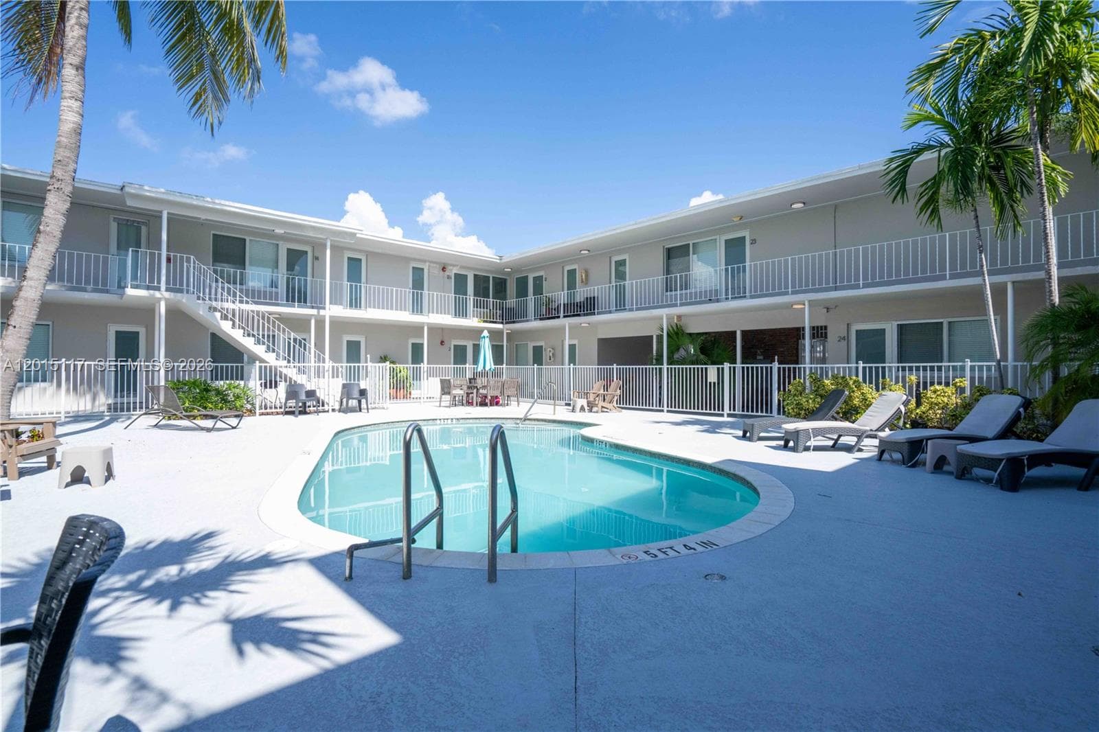 A12015117 — Miami Beach — 10