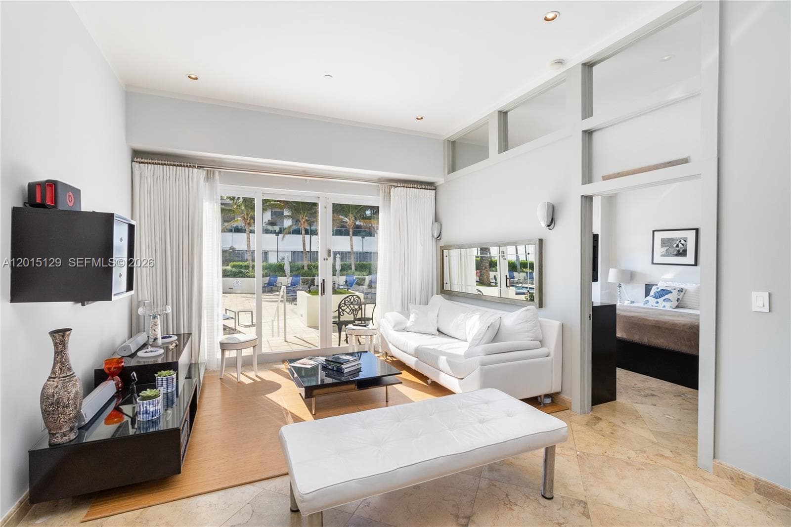 A12015129 — Miami Beach