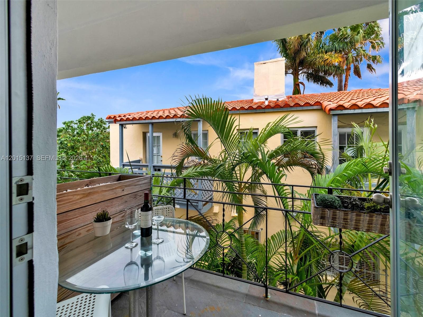 A12015137 — Miami Beach — 6