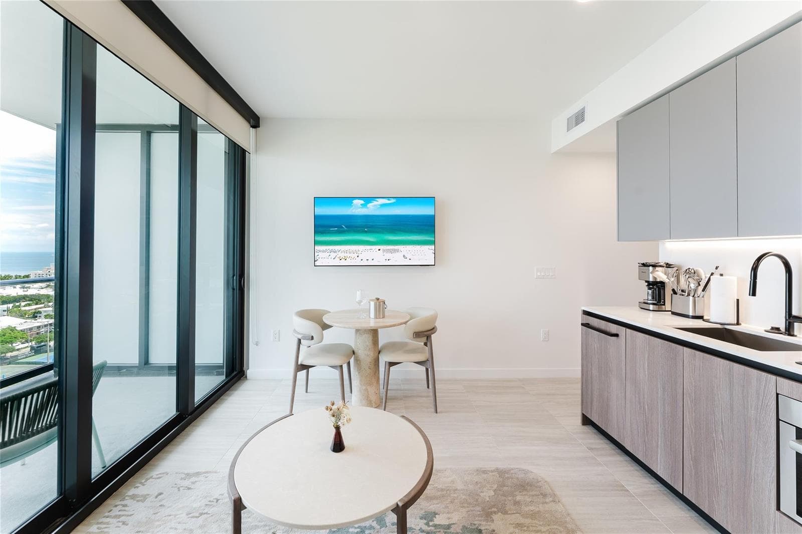 B26025711 — Miami Beach — 7