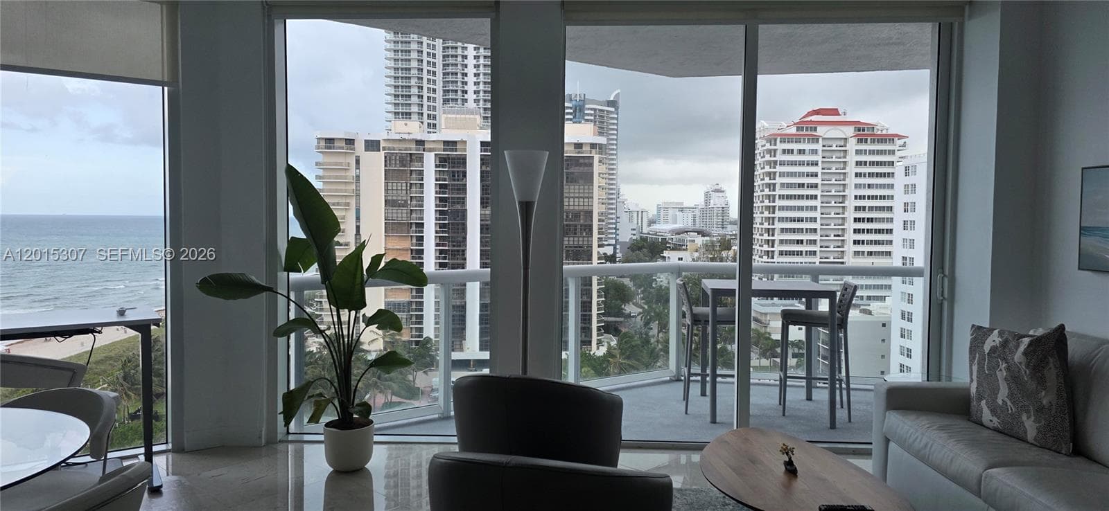 A12015307 — Miami Beach — 15