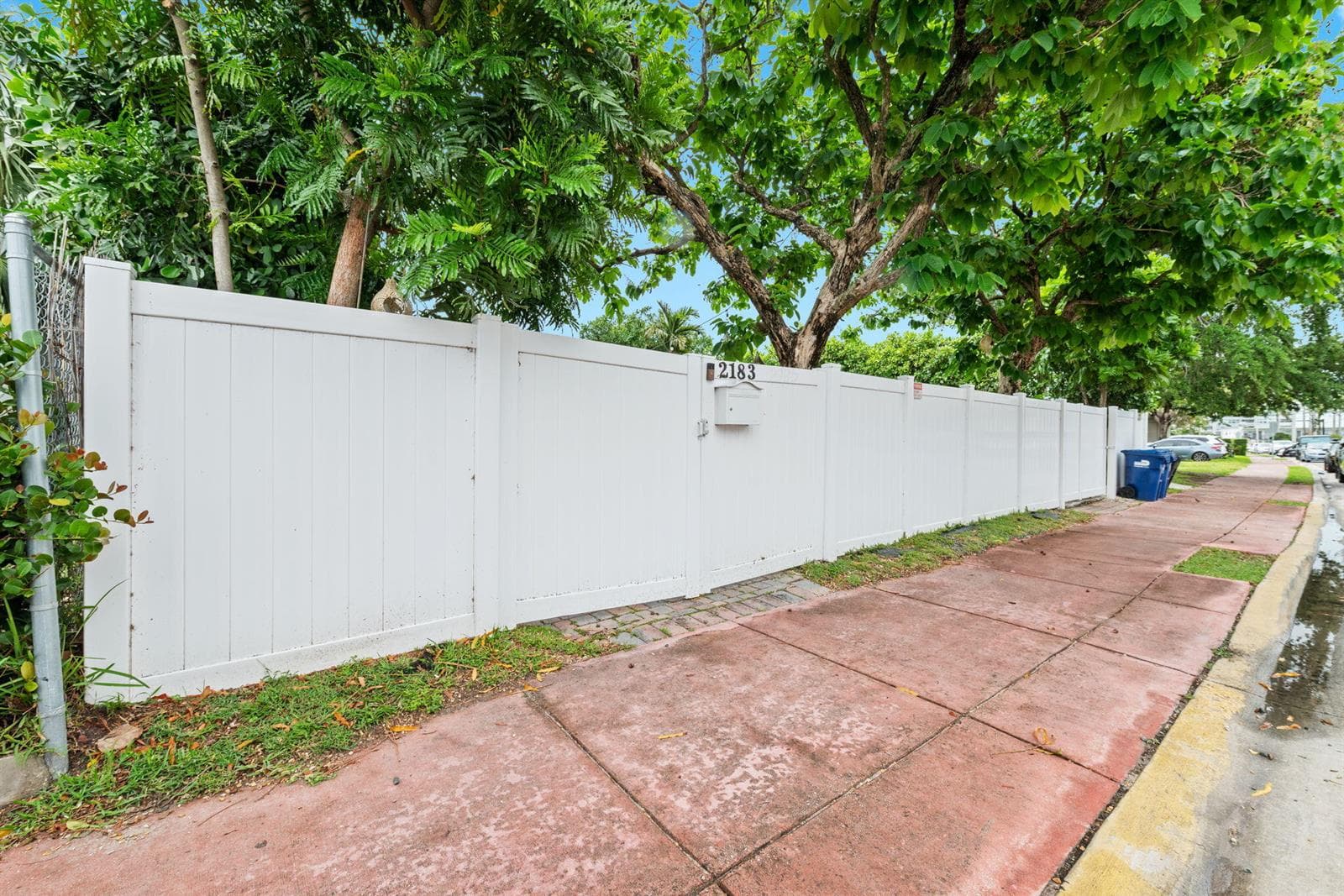 B26025747 — Miami Beach — 13