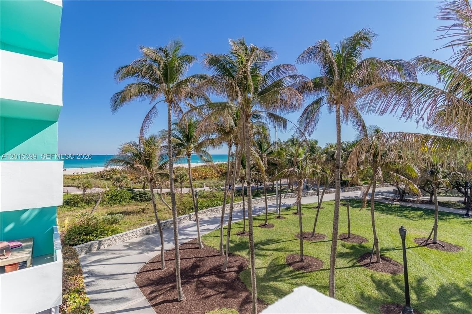 A12015399 — Miami Beach — 2
