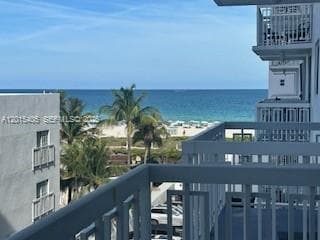A12015405 — Miami Beach — 6