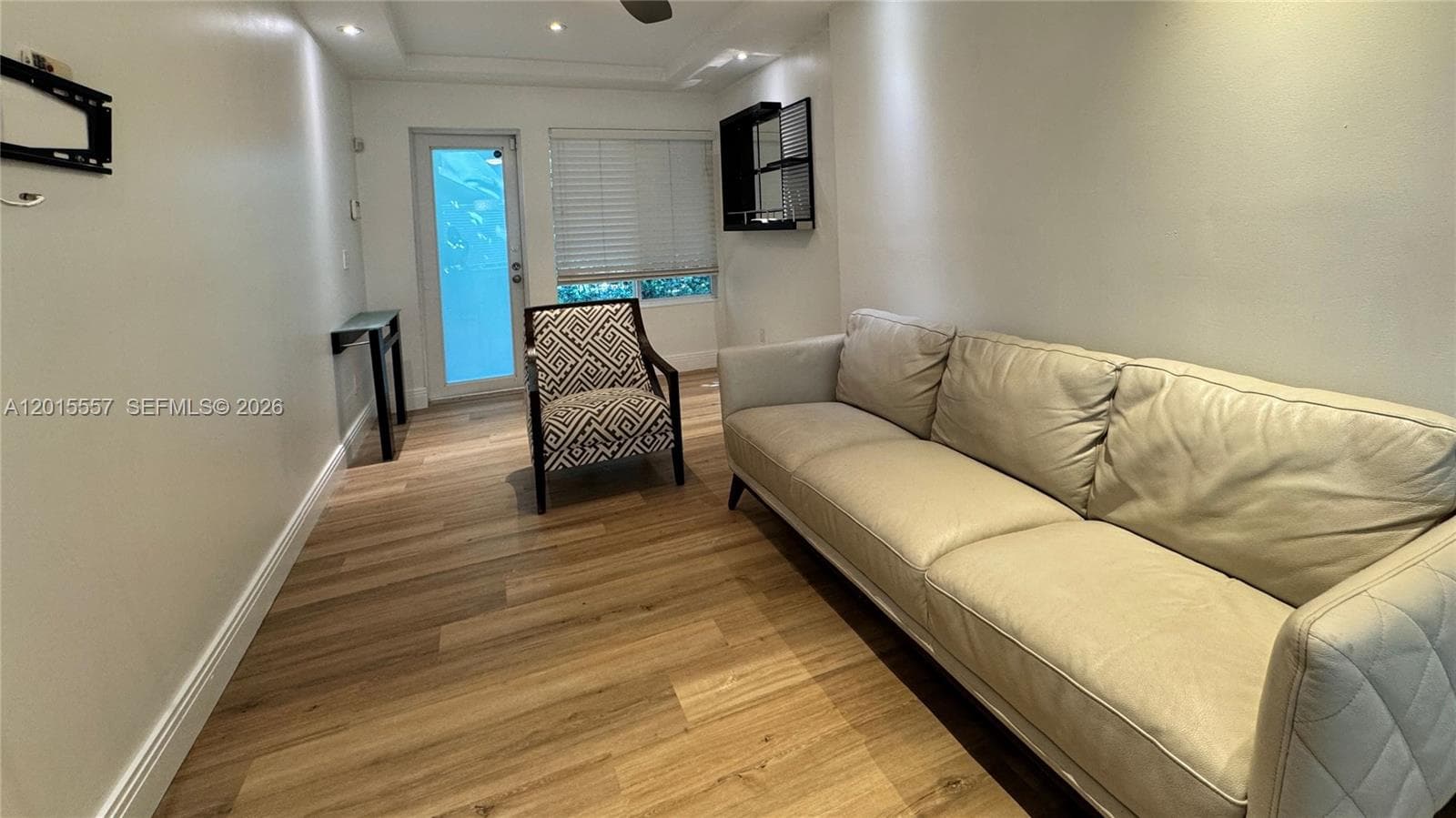 A12015557 — Miami Beach — 10