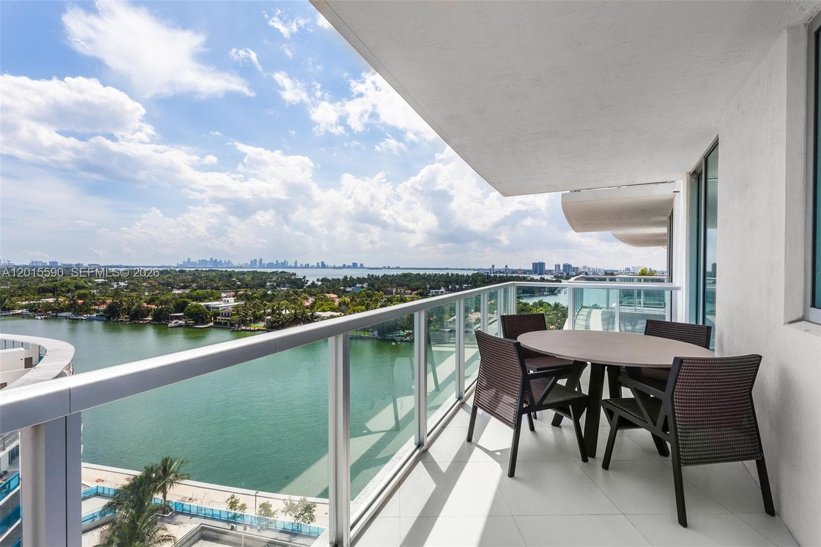 A12015590 — Miami Beach — 7