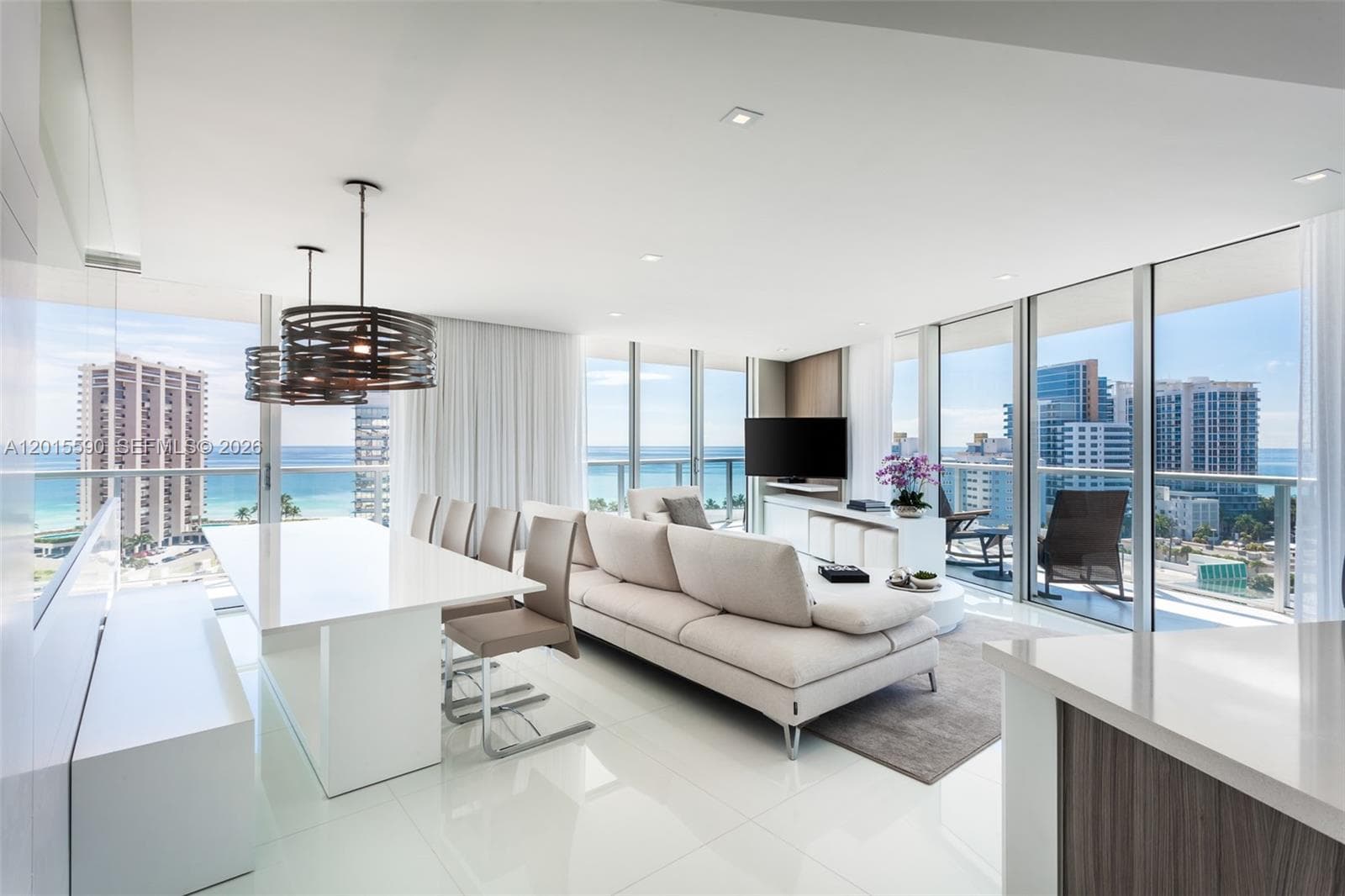 A12015590 — Miami Beach