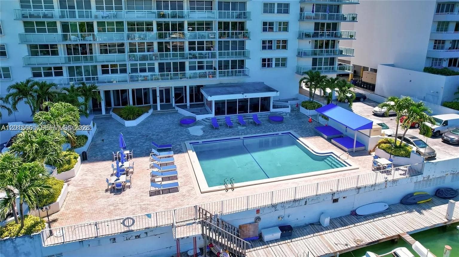 A12015605 — Miami Beach — 18