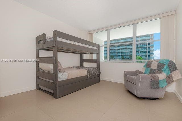 A12015605 — Miami Beach — 8
